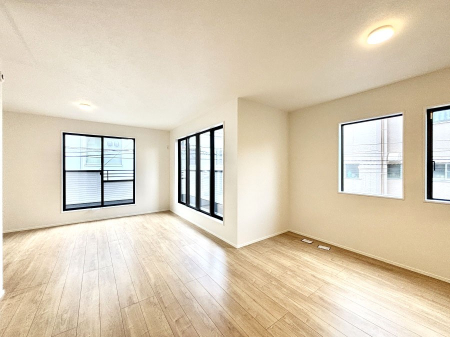 ���̑����� ���邢2�K���r���O�I�O����̎������V���b�g�A�E�g���ĉƑ��̃v���C�o�V�[�����܂��B