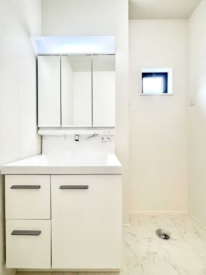 ���ʑ�E���ʏ� �傫�����₷���O�ʋ��Ő�����������ʑ�́A�g�����Ȃ݃`�F�b�N�┧�̂������ɂ������߂ł��B 