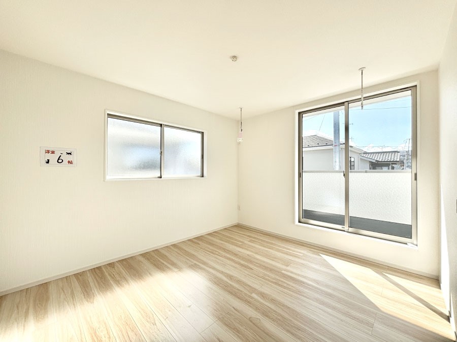 ���̑����� �o���R�j�[���J�������v���X���Ă����m��  