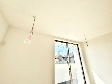 ���̑����� �����������|�[���B�~�J��ԕ��̎����ɑ劈�􂵂܂��B  