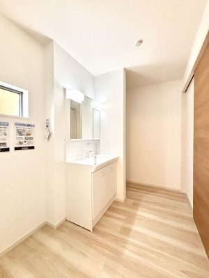 ���ʑ�E���ʏ� ���邢���ʏ��͖����̐g�x�x���y�����ł����Ⴂ�����ł��B