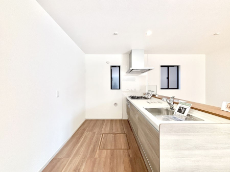 �L�b�`�� ��Ƃ肠��L�b�`���ł͂��Ƒ��Ɗy�������������ł��܂��B