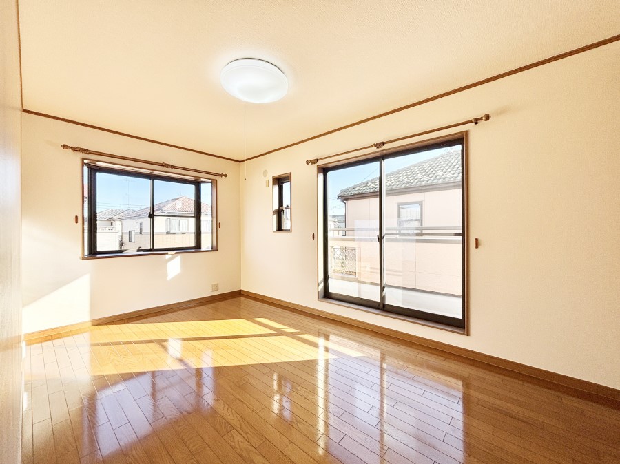 ���̑����� �o���R�j�[���J�������v���X���Ă����m��