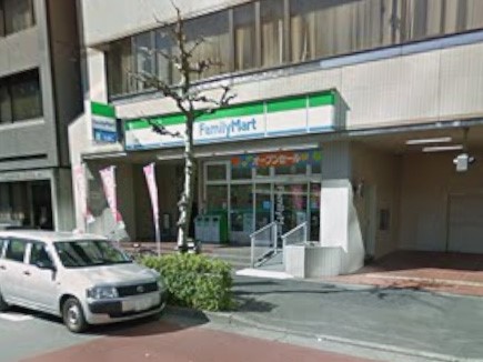 ���ӊ� �R���r�j 67m �t�@�~���[�}�[�g �䓌�꒚�ړX