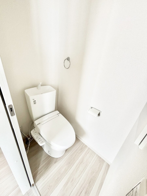 �g�C�� �g�C����1�K��2�K���ꂼ��ɔz�u����Ă��ĂƂĂ��֗��ł��B 