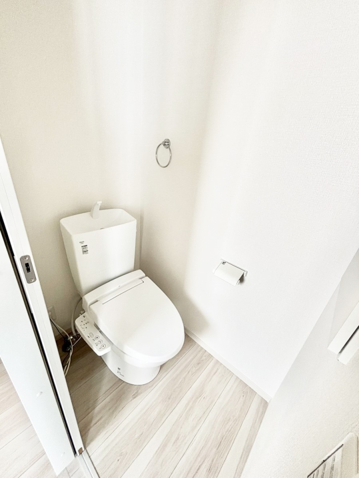 �g�C�� �g�C����1�K��2�K���ꂼ��ɔz�u����Ă��ĂƂĂ��֗��ł��B 