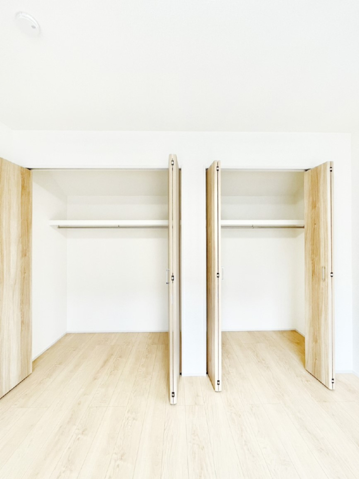 ���[ ��������ߗނ�ו��Ȃǂ̎��[�ɕ֗��ȃN���[�[�b�g�t���ł��B