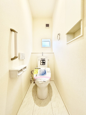 �g�C�� �g�C����1�K��2�K���ꂼ��ɔz�u����Ă��ĂƂĂ��֗��ł��B 