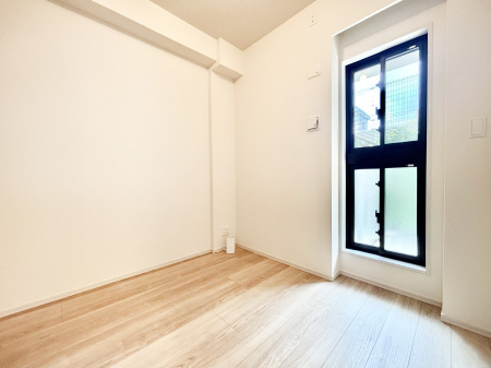 �q������ �q�ǂ������ɂ҂�����̖��邢��ԁB  