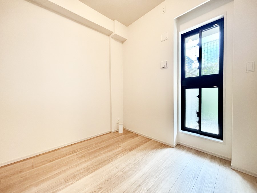 �q������ �q�ǂ������ɂ҂�����̖��邢��ԁB  