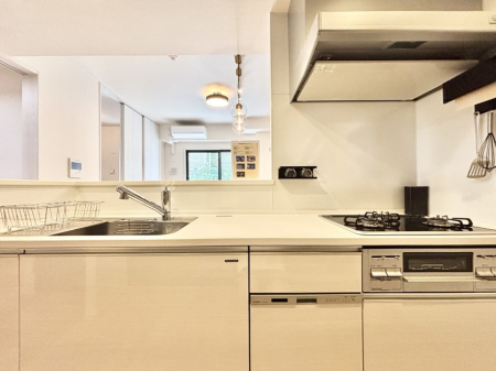 �L�b�`�� �������������I�ɁA�y�����I�V�X�e���L�b�`��