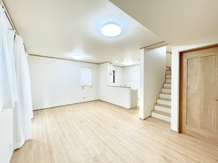 ���r���O �����u�������܁v�u��������v�Ƒ��Ƃ̃R�~���j�P�[�V�������[�܂郊�r���O�C���K�i�B