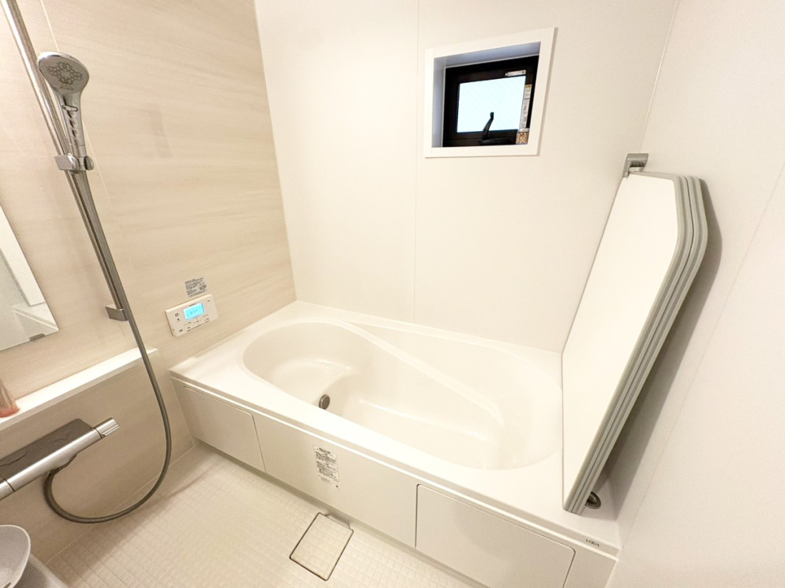 ���� ����̔�������Ă���閾�邢�������̂���o�X���[��