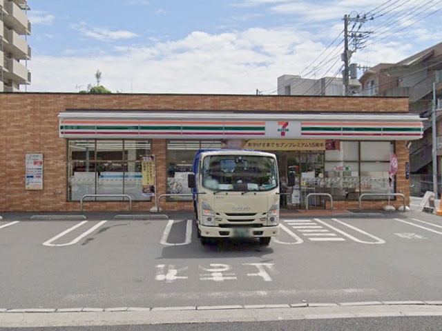 ���ӊ� �R���r�j 240m �Z�u��-�C���u���n�c���ԂT���ړX