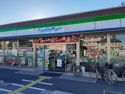 ���ӊ� �R���r�j 200m �t�@�~���[�}�[�g ����˒˓X