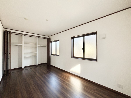 �q������ �q�������ɂ��������߂Ȏ��[�X�y�[�X�����Ղ�̋���