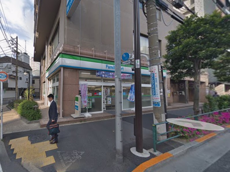 ���ӊ� �R���r�j 8m �t�@�~���[�}�[�g �����꒚�ړX