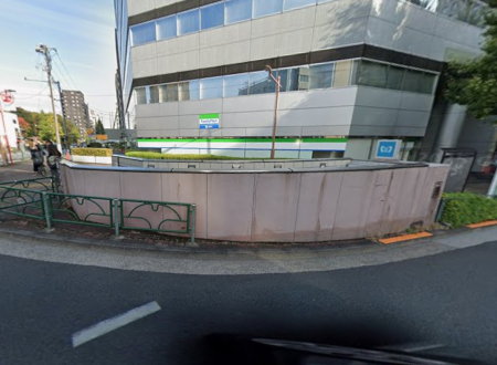 ���ӊ� �R���r�j 230m �t�@�~���[�}�[�g �썑���w�O�X