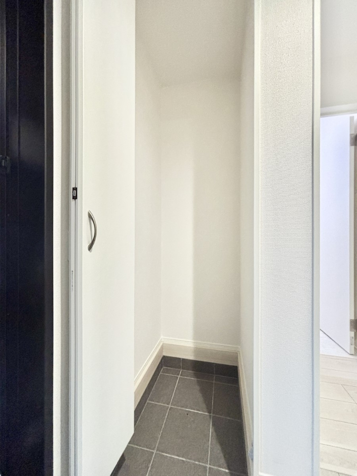 ���[ �V���[�Y�C���N���[�N�t���I�J���x�r�[�J�[���u���܂��B