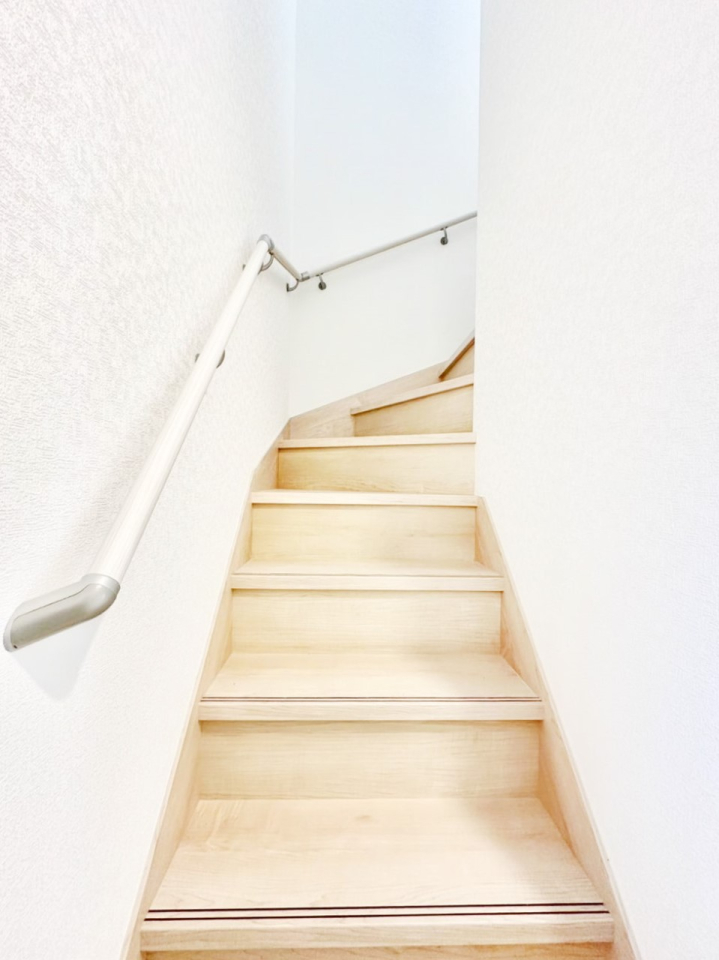 ���̑� �����Ȃ��q���܂₲�N�z�̕��Ɋ������z���I�K�i�ɂ͎萠�t���ł��B