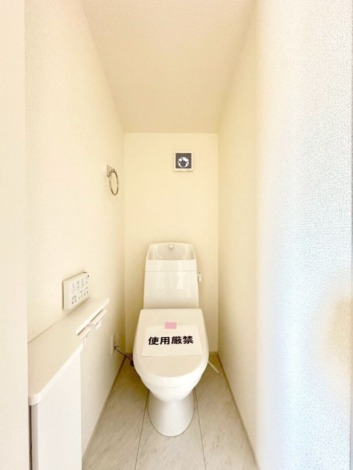 �g�C�� �g�C����1�K��2�K���ꂼ��ɔz�u����Ă��ĂƂĂ��֗��ł��B 