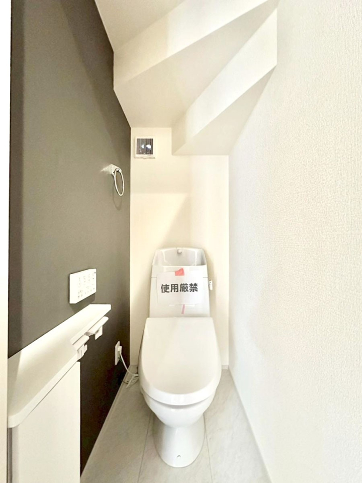 �g�C�� �g�C����1�K��2�K���ꂼ��ɔz�u����Ă��ĂƂĂ��֗��ł��B 