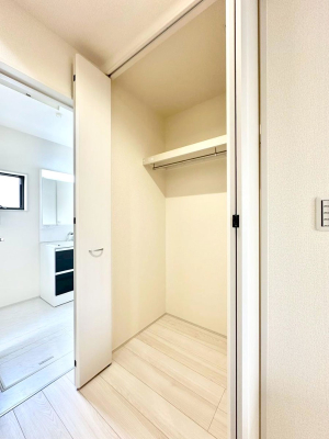 ���̑����� �L�����[�B�|�������G�߂̏��������[���邱�Ƃ��ł��܂��B