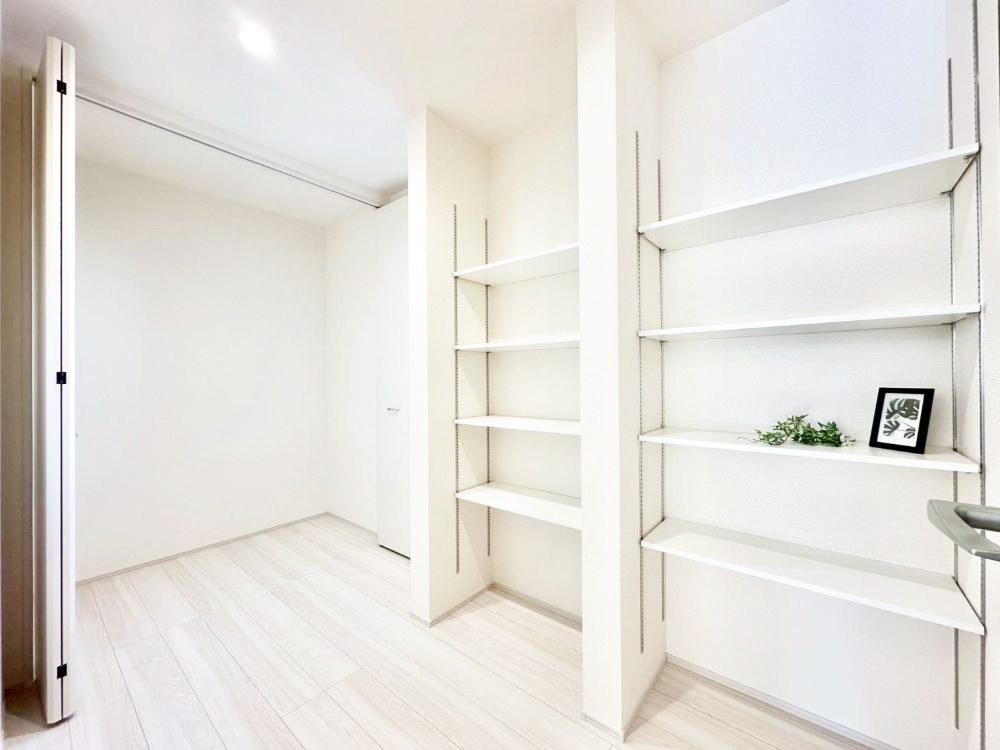 ���̑����� �L�b�`���ɂ̓p���g���[�I�H�ނ̃X�g�b�N�͂������A���p�i�̎��[�Ȃǎg�����͂��낢��I