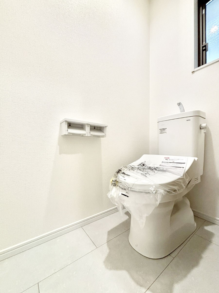 �g�C�� �g�C���͈��S�̂Q�ӏ��I���̃o�^�o�^������S�ł��B 