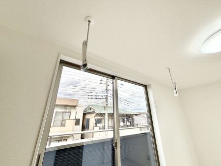 ���̑����� �����������|�[���B�~�J��ԕ��̎����ɑ劈�􂵂܂��B  