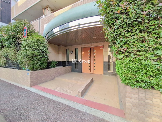 �G���g�����X -