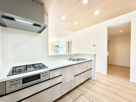 �L�b�`�� ���������Ȃ���ł����Ƒ��Ƃ̉�b���y���߂�ΖʃL�b�`��