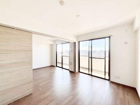 ���̑����� �o���R�j�[���J�������v���X���Ă����m��