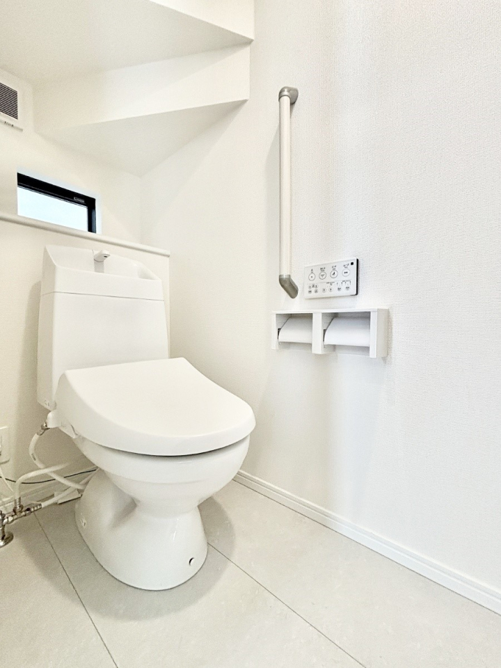 �g�C�� �g�C���͈��S�̂Q�ӏ��I���̃o�^�o�^������S�ł��B