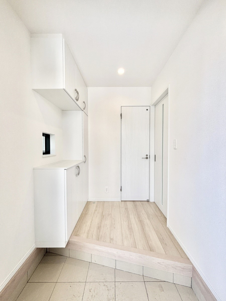 ���� ���ʔ��͂��Ƒ��̎ʐ^��G�߂̃C���e���A�ŏ���I�Ƃ��ĉ��o�ł��܂�