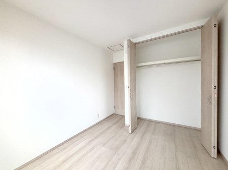 ���[ �m���̃N���[�[�b�g�B���s��������̂Ō���̈ߗނ�����������܂�܂��B