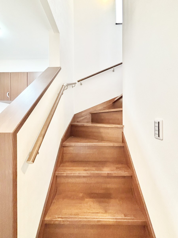 ���̑����� �K�i�͎肷��t���Ȃ̂ŏ����Ȃ��q���܂₲����̕������S�ł�  