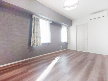 ���r���O �Ƒ��c���̎��Ԃ����������Ȃ��났�̃��r���O�_�C�j���O�B   