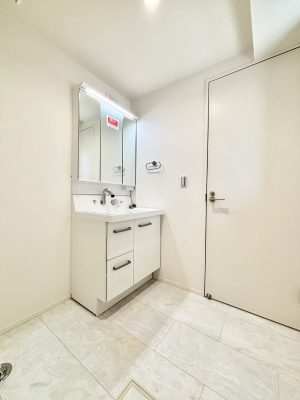 ���̑� ��Ƃ�̂��郉���h���[�X�y�[�X�B  