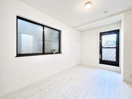 ���̑����� 2�ʍ̌����m�ۂ������邢��ԁB�Ƒ��݂�Ȃ����K�ȕ�炵����������݌v�ł��B