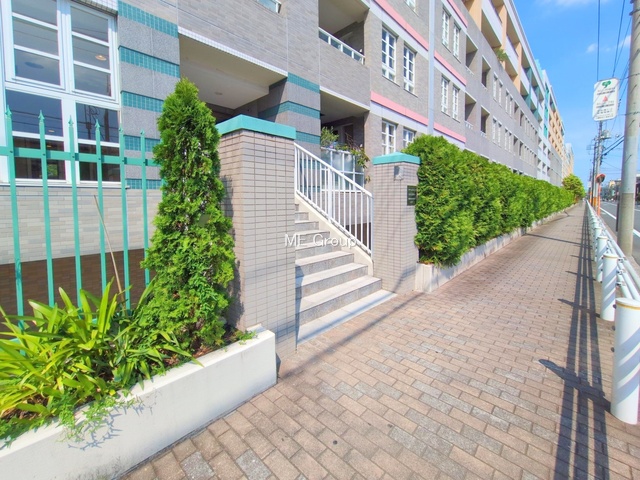 �G���g�����X -