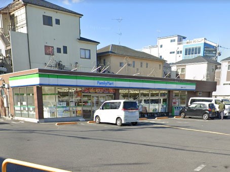 ���ӊ� �R���r�j 260m �t�@�~���[�}�[�g �����G�܎O���ړX