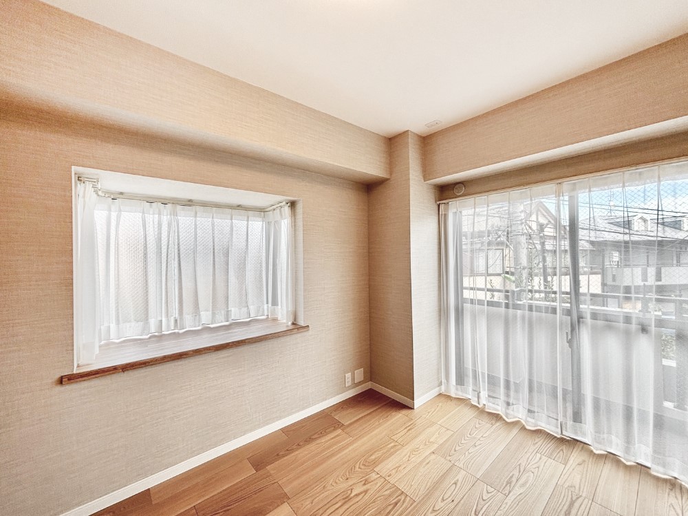 ���̑����� �o���R�j�[���J�������v���X���Ă����m��