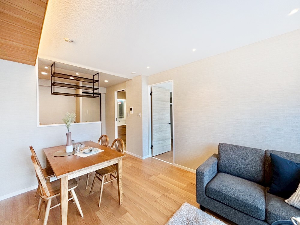 �L�b�`�� ���邢�z���������A�����̕��͋C�ɖ��������_�C�j���O�B   