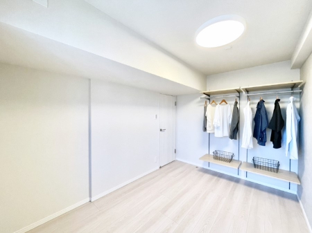 ���̑����� �i�`�������ȃt���[�����O�͂ǂ�ȃC���e���A�ɂ��}�b�`�B  