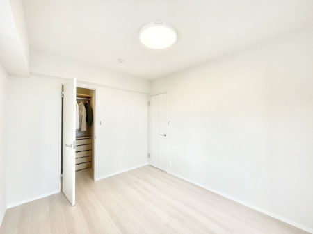 ���̑����� �i�`�������ȃt���[�����O�͂ǂ�ȃC���e���A�ɂ��}�b�`�B  