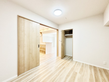 �q������ �L�b�`������悭������ʒu�Ȃ̂ŏ����Ȃ��q���܂����S