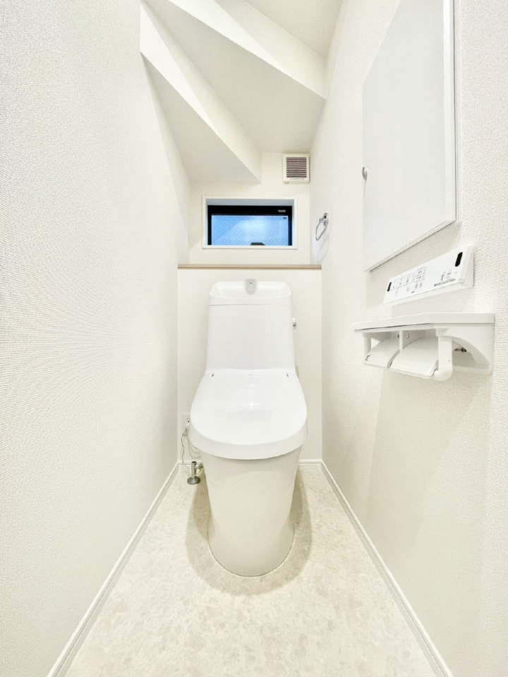 �g�C�� �g�C���͈��S�̂Q�ӏ��I���̃o�^�o�^������S�ł��B 