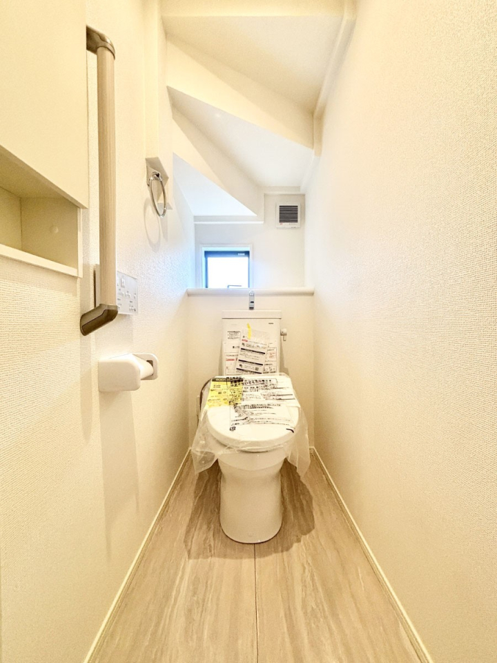 �g�C�� �g�C����1�K��2�K���ꂼ��ɔz�u����Ă��ĂƂĂ��֗��ł��B 