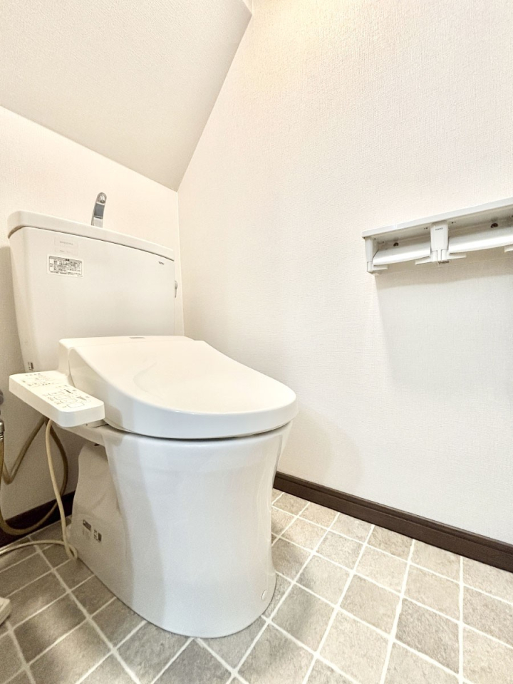 �g�C�� �g�C����1�K��2�K���ꂼ��ɔz�u����Ă��ĂƂĂ��֗��ł��B 